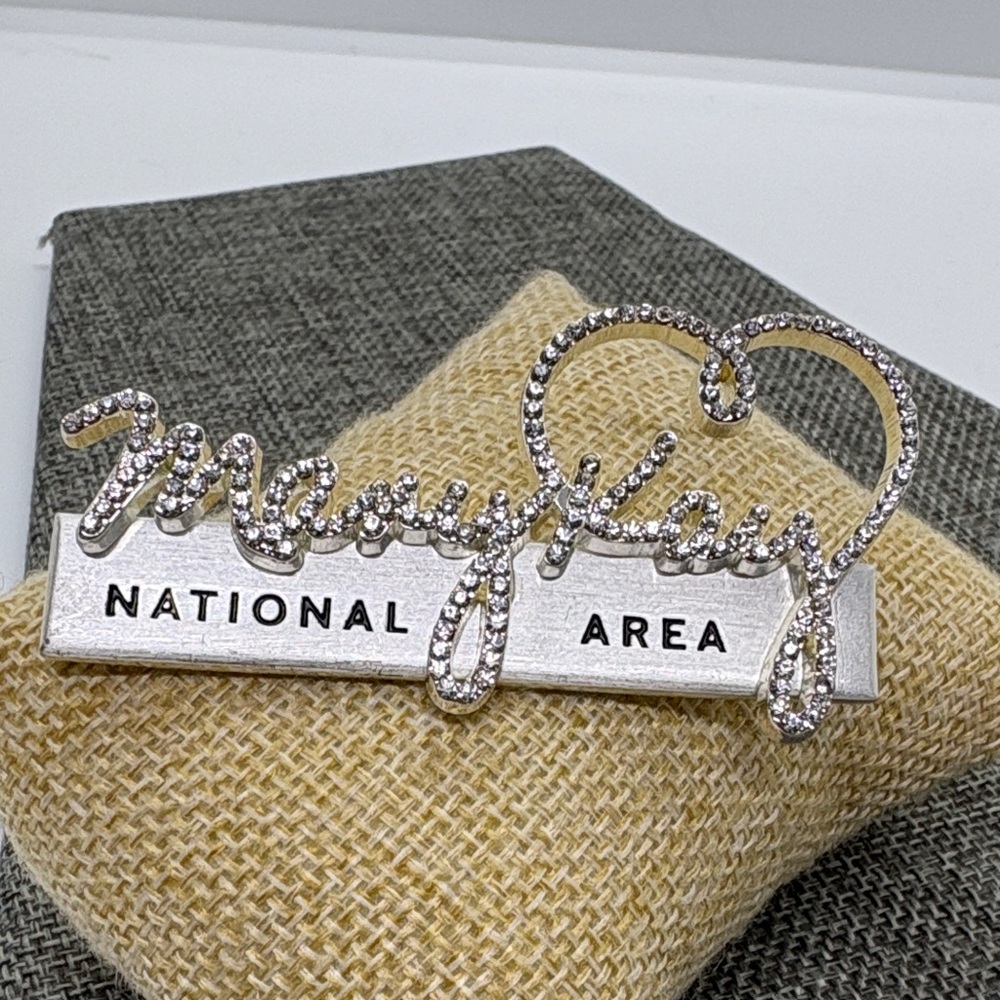 Mary Kay Script Rhinestone Heart Brooch - Picture 3 of 6